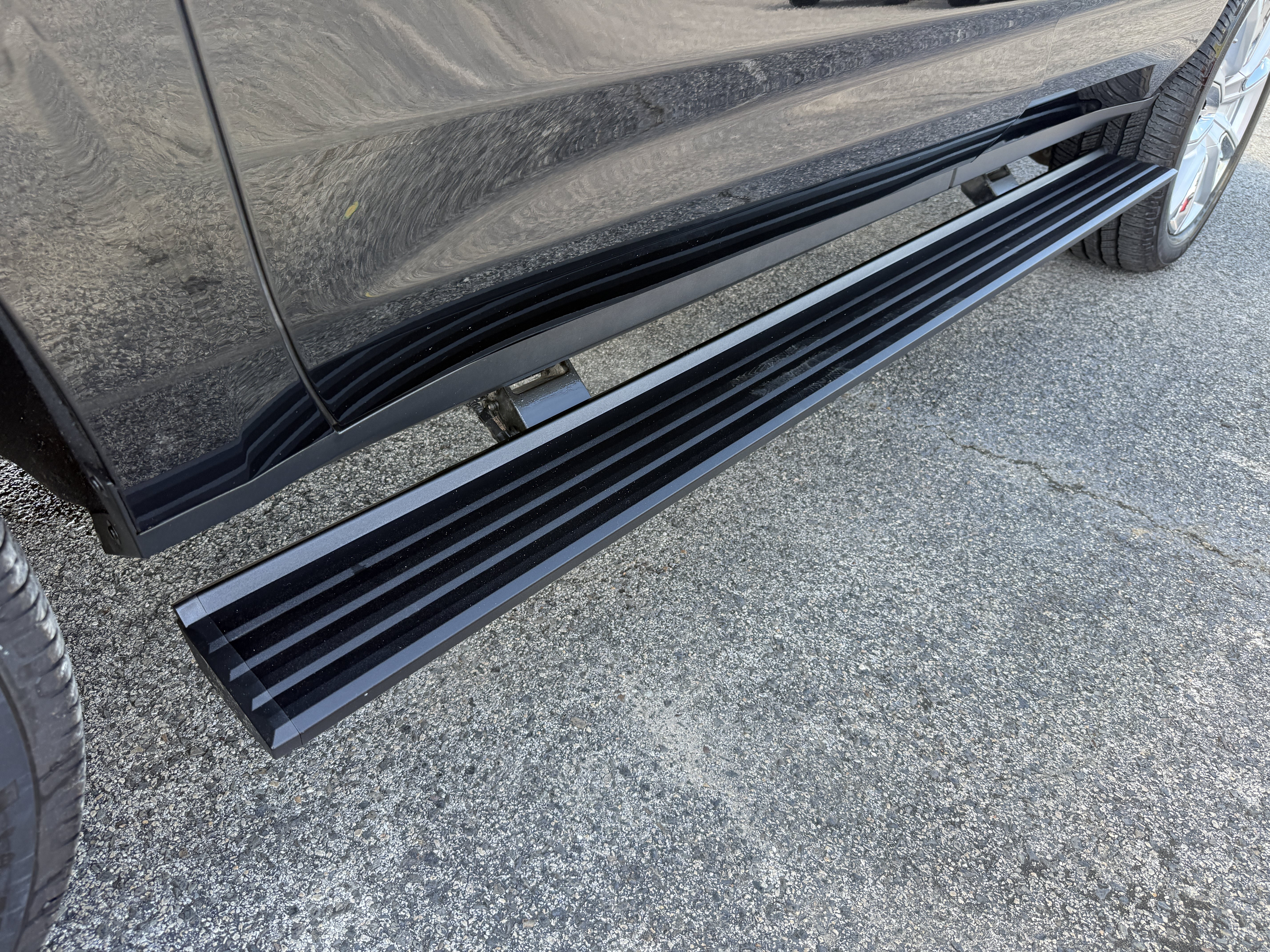 Used 2023 Chevrolet Tahoe High Country RWD image 10