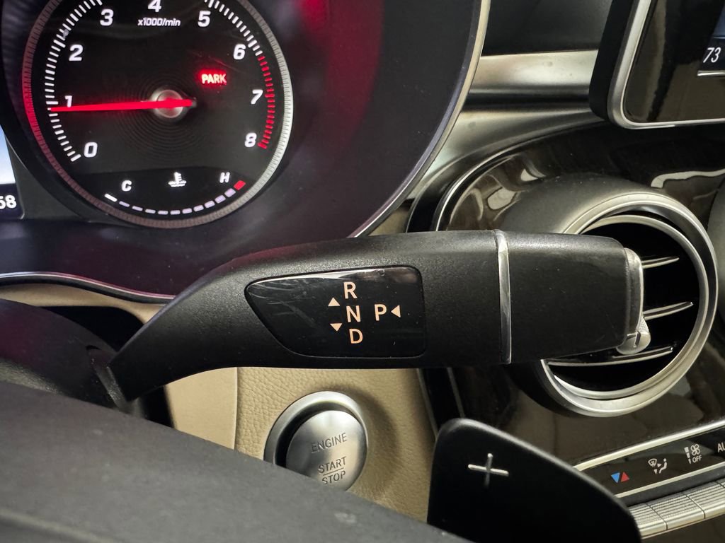 Used 2018 Mercedes-Benz GLC 300 4MATIC image 25