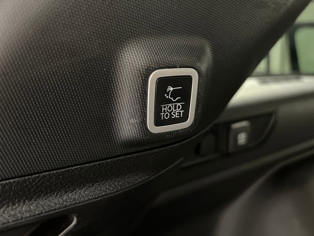 Used 2024 Jeep Grand Cherokee Altitude image 32