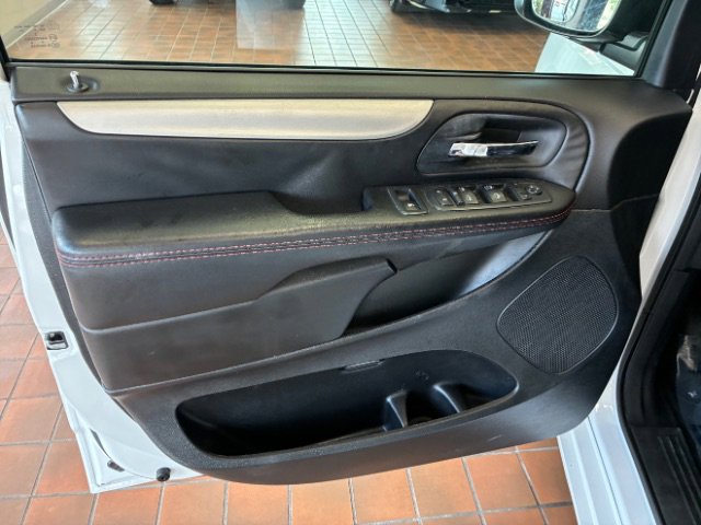 Used 2019 Dodge Grand Caravan GT image 12