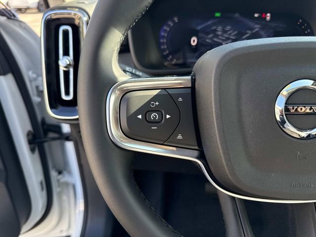 New 2026 Volvo XC40 B5 Core AWD/4WD image 25