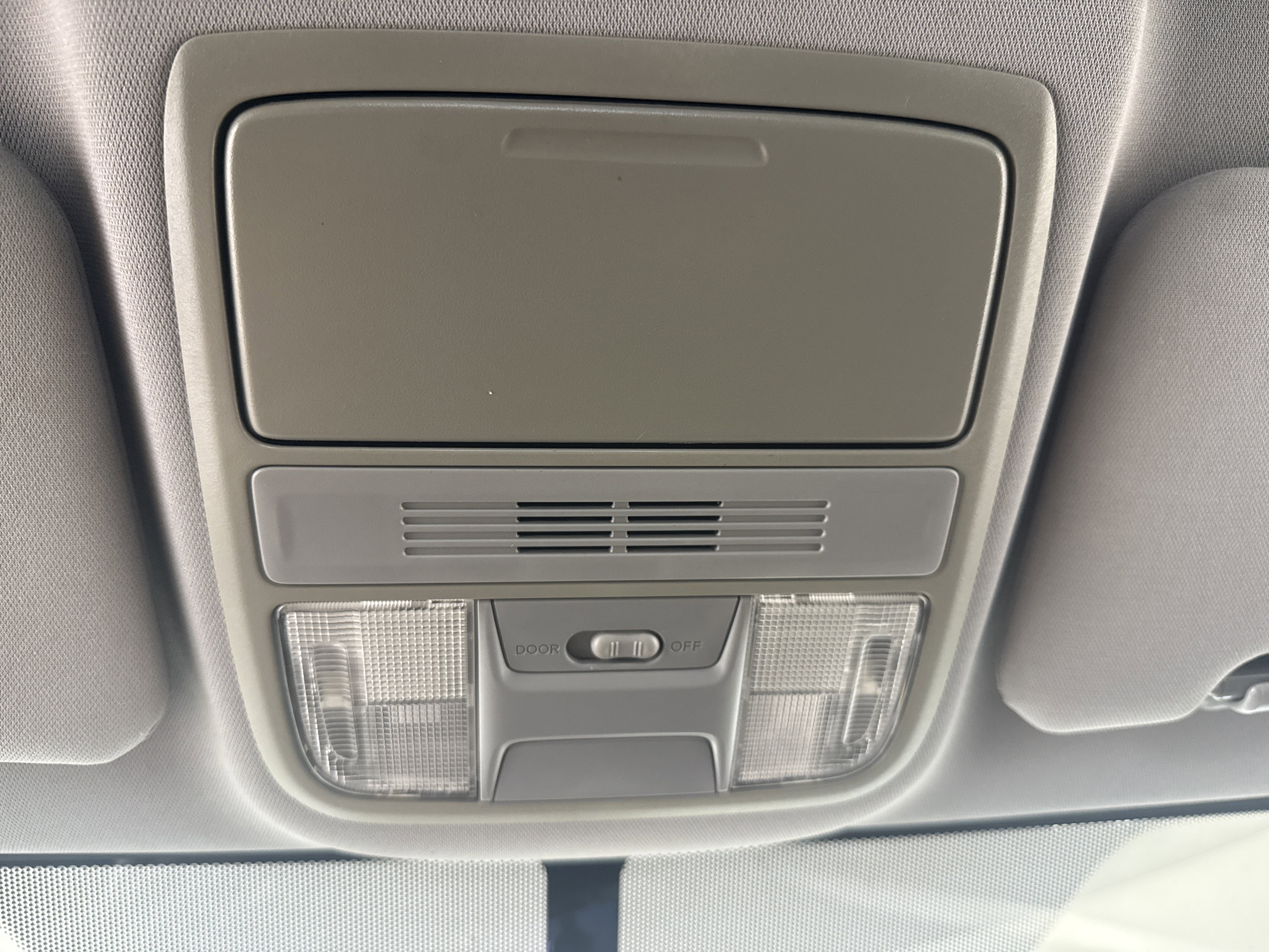 Used 2018 Honda CR-V LX image 2