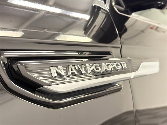 Used 2024 Lincoln Navigator Reserve w/ Monochromatic Package image 17