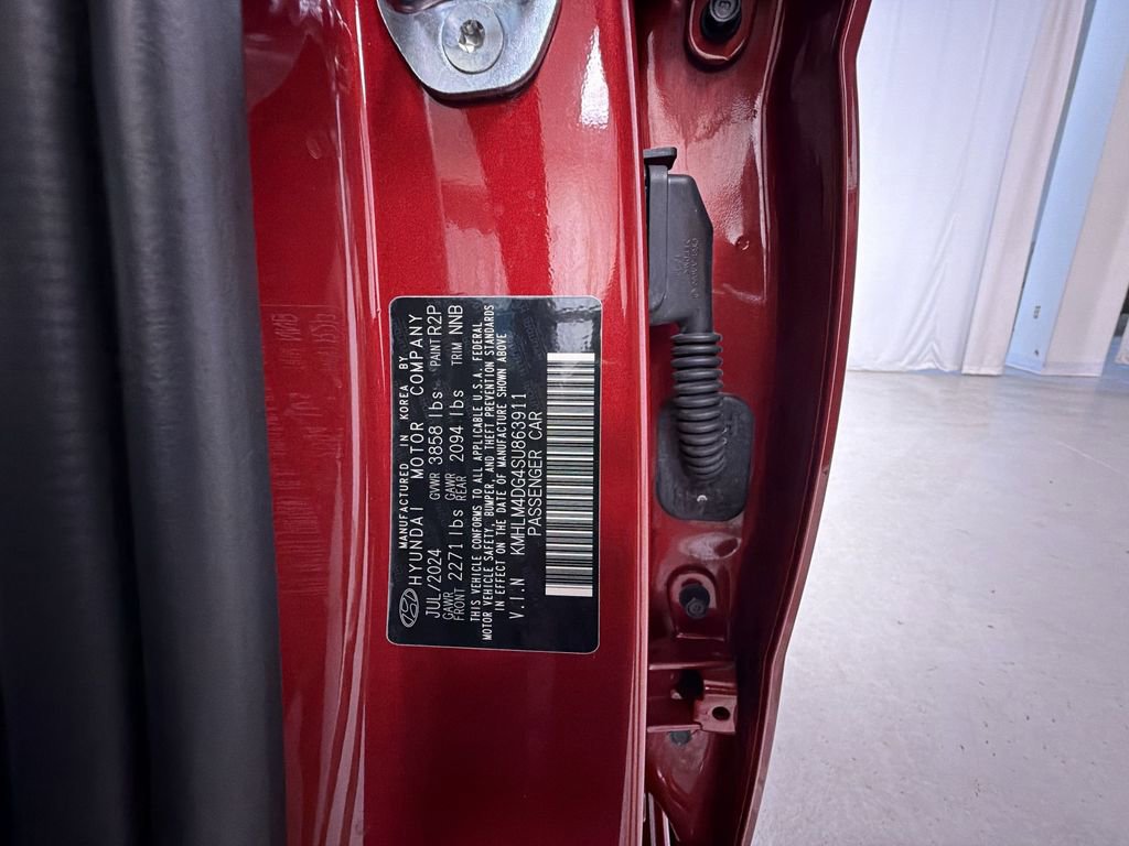 Used 2025 Hyundai Elantra Sport image 14