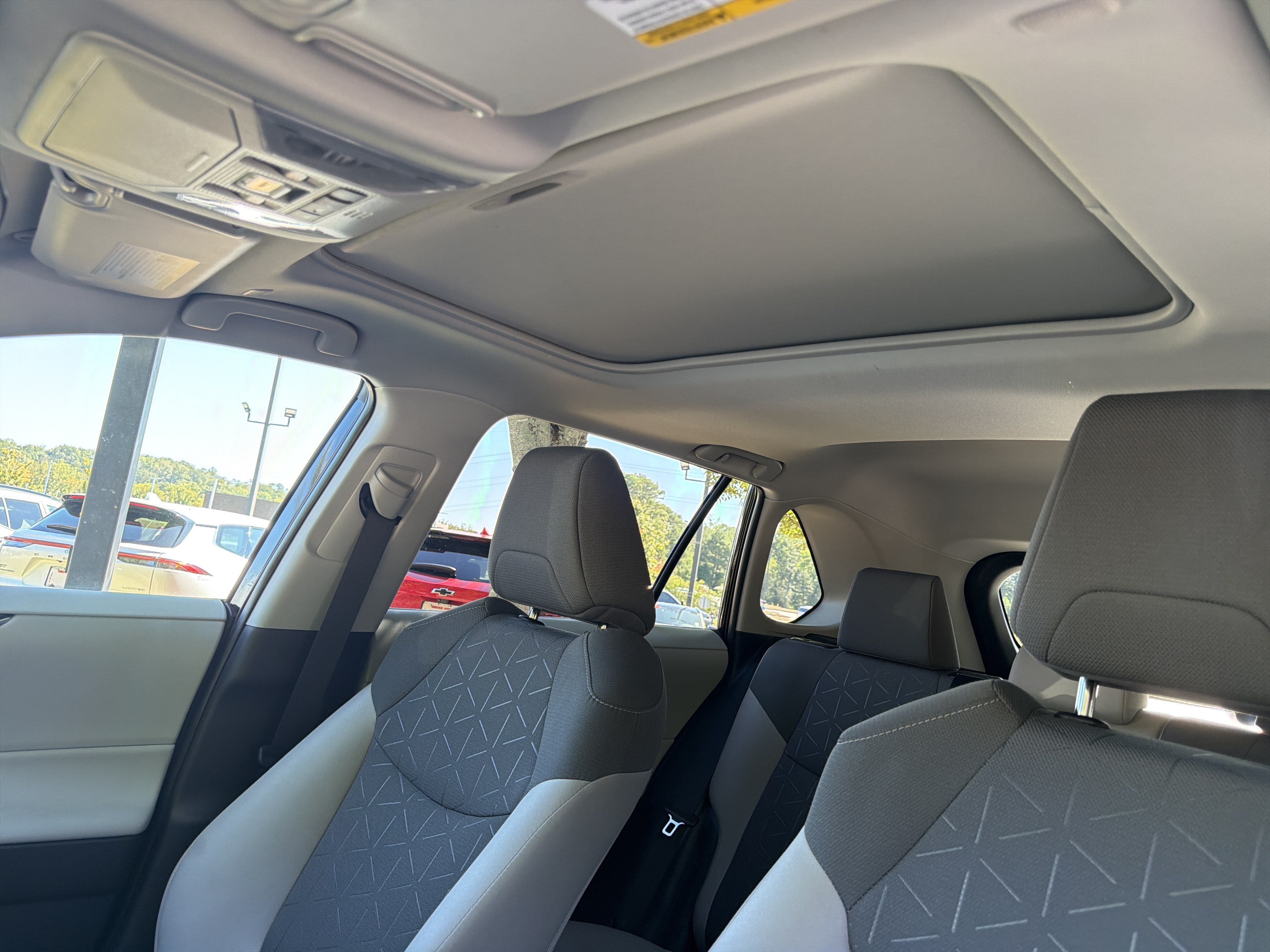Used 2025 Toyota RAV4 XLE w/ Convenience Package FWD image 32