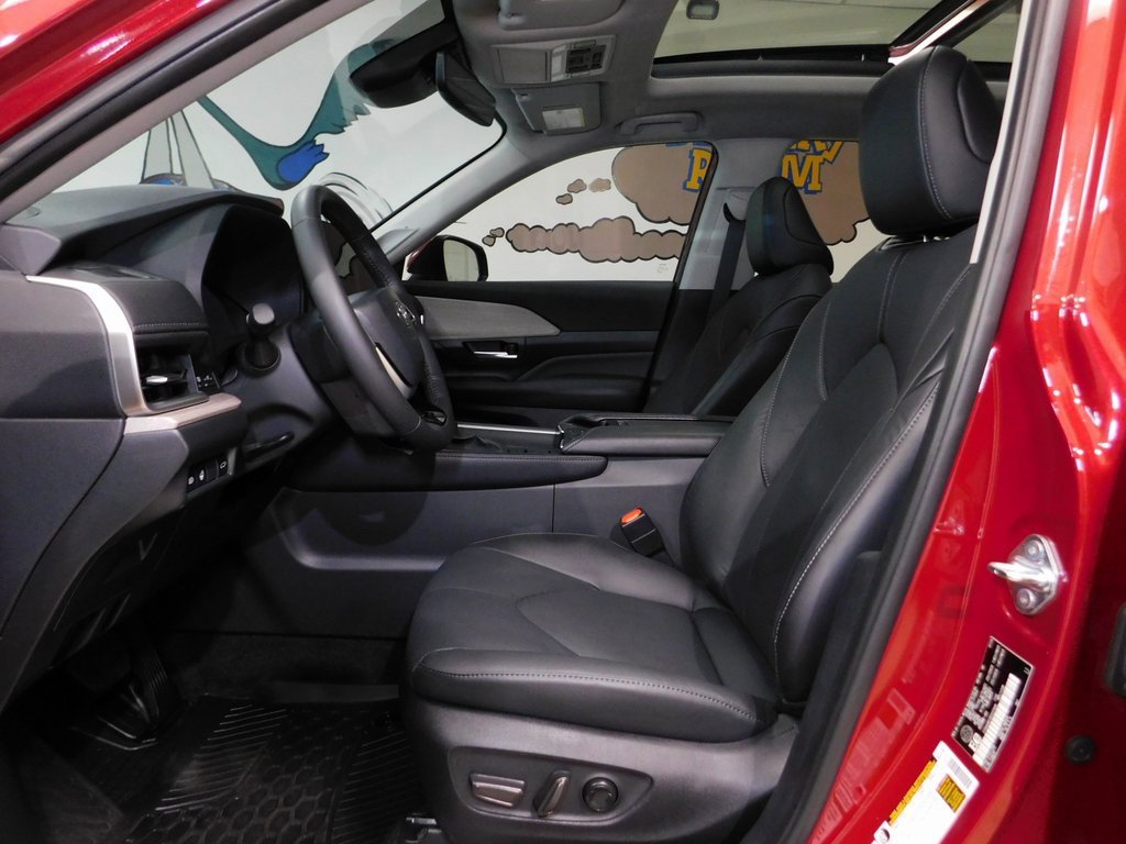 Used 2024 Toyota Grand Highlander Limited image 32