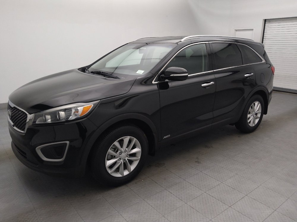 Used 2018 Kia Sorento LX image 2
