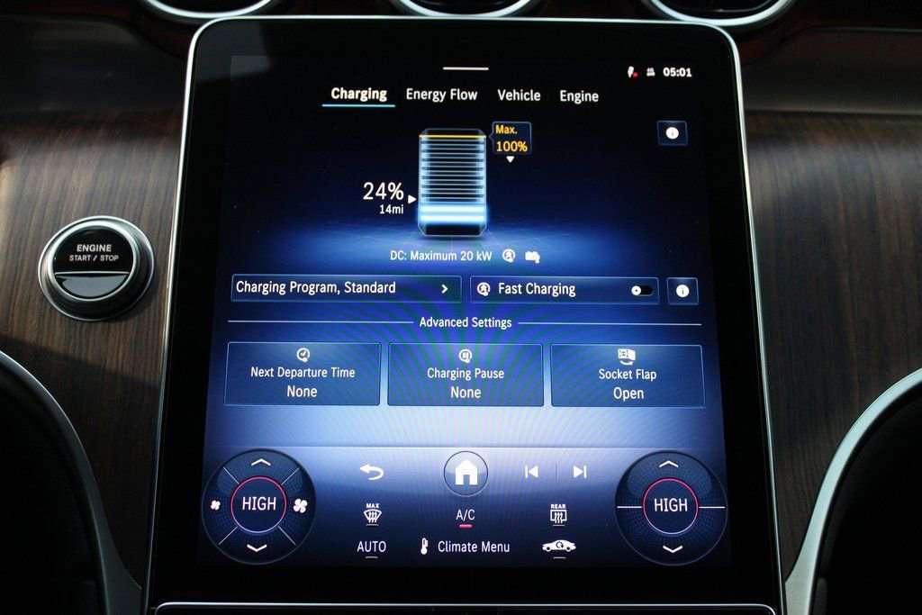 Used 2025 Mercedes-Benz GLC 350e 4MATIC image 25