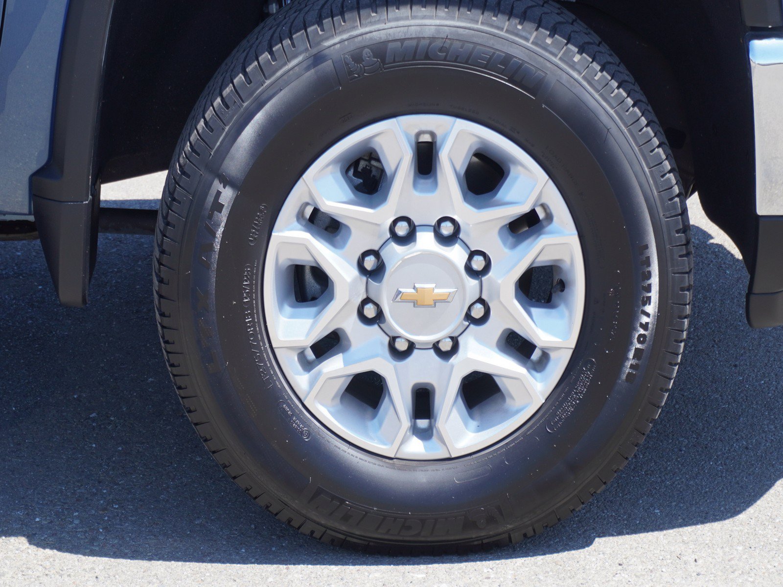 Used 2024 Chevrolet Silverado 2500 LT w/ All Star Edition AWD/4WD image 5