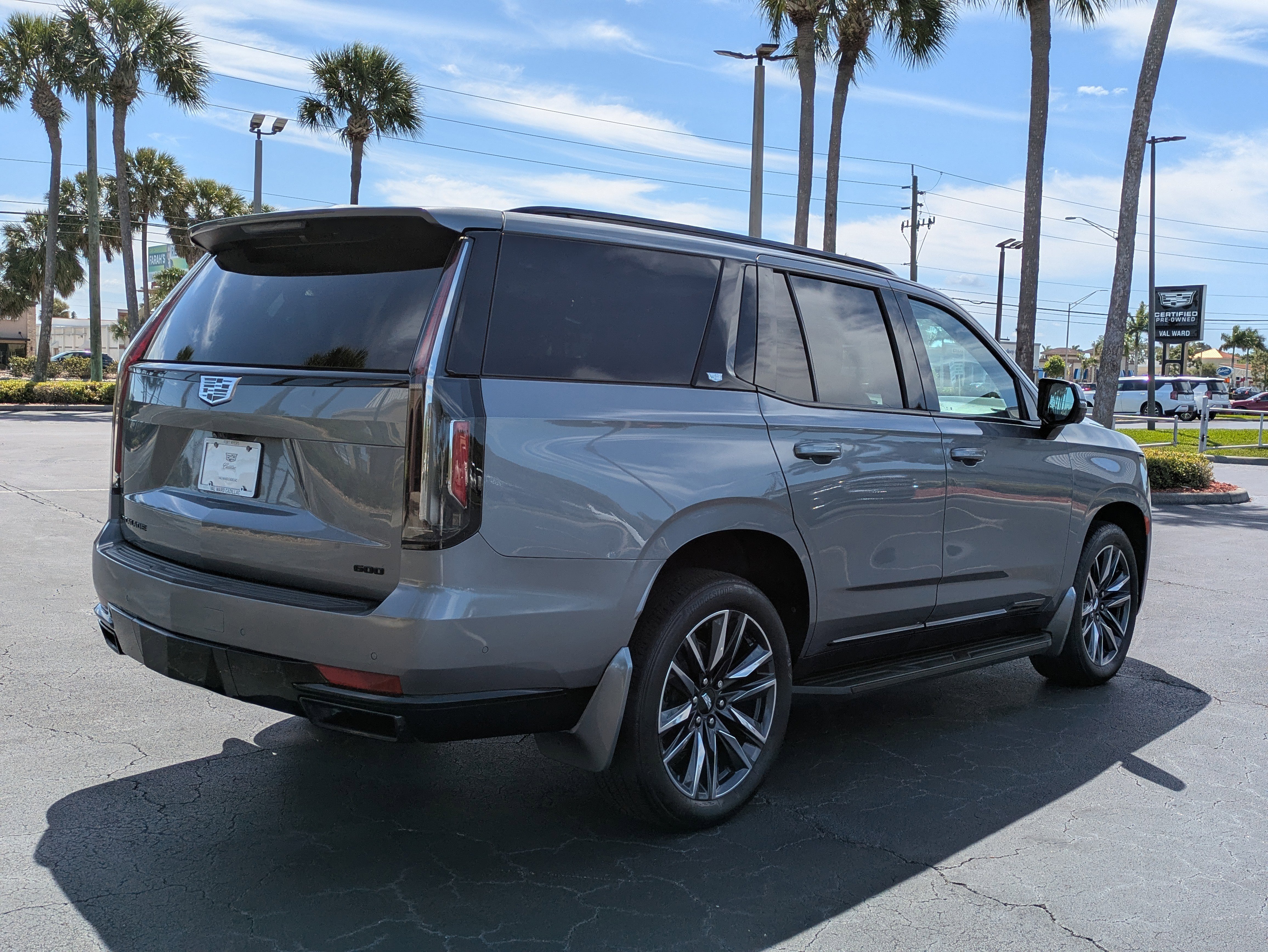 Used 2021 Cadillac Escalade Sport w/ Heavy-Duty Trailer Package AWD/4WD image 6