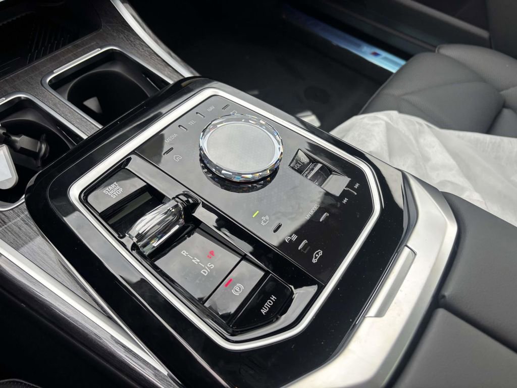 New 2026 BMW 740i xDrive image 18
