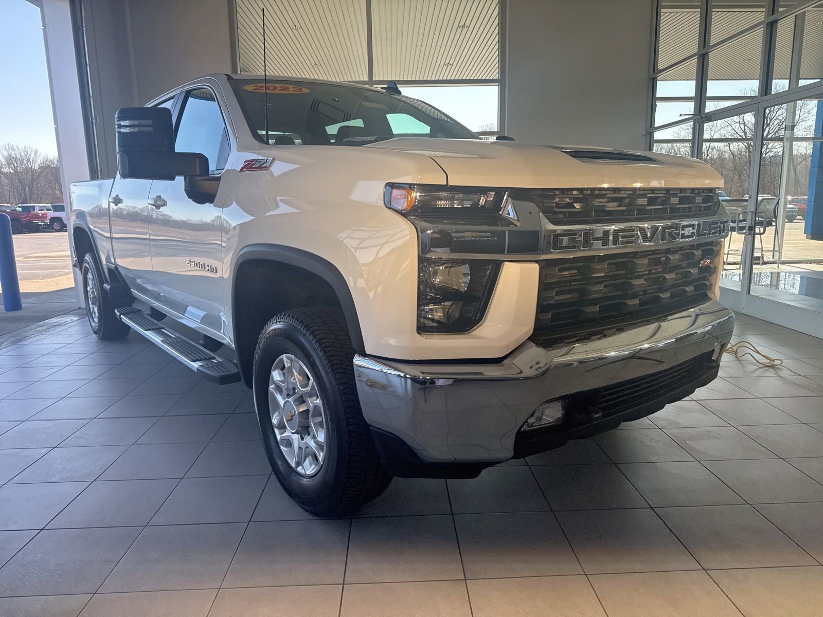 Used 2023 Chevrolet Silverado 2500 LT w/ Convenience Package image 3