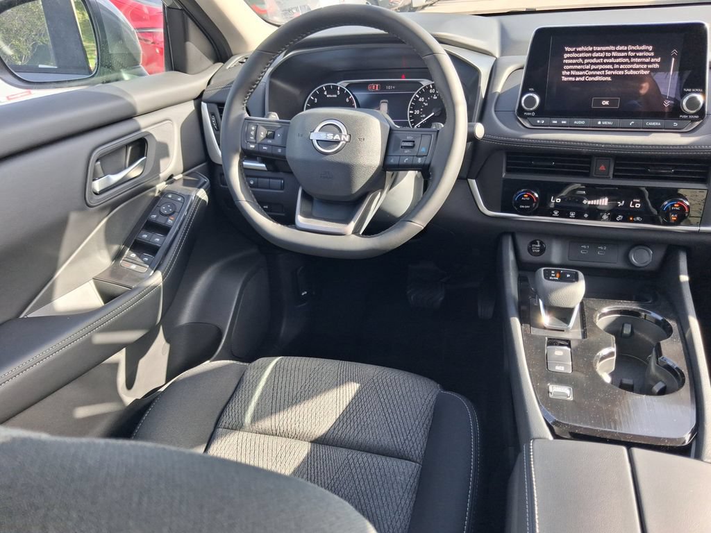 Used 2026 Nissan Rogue SV FWD image 11