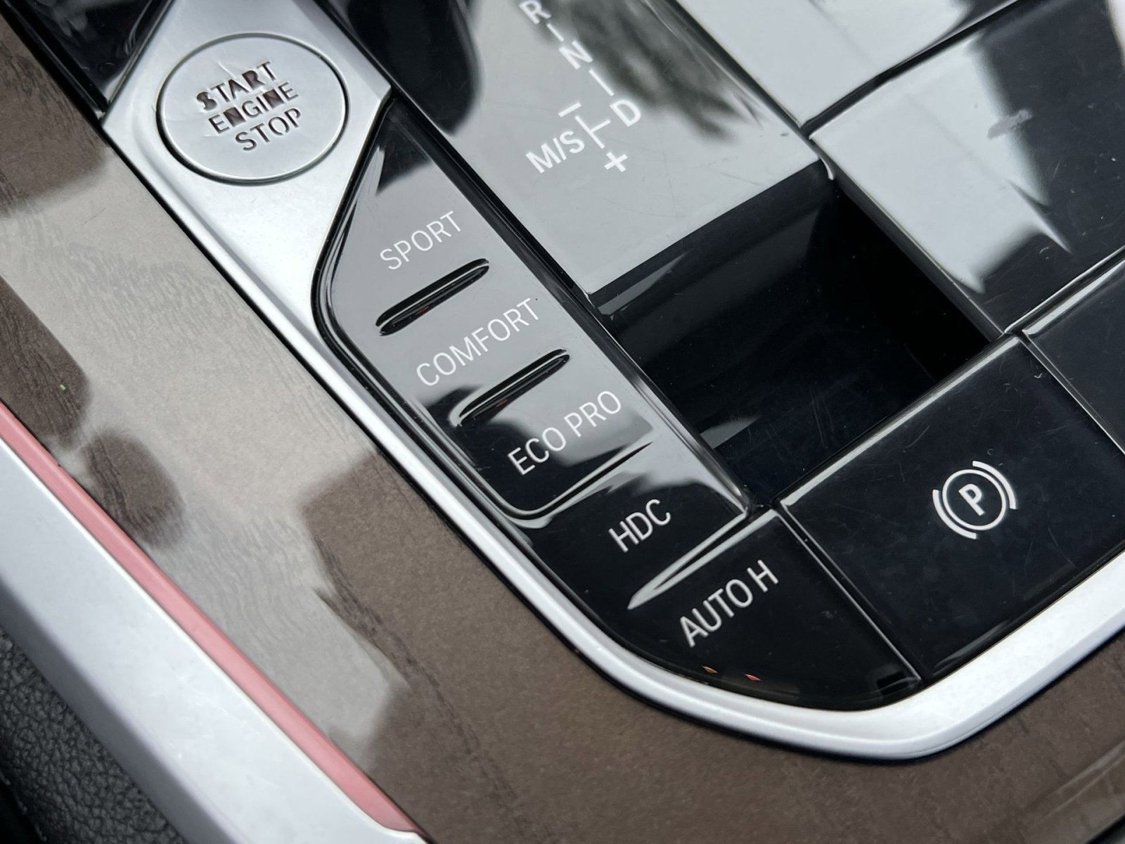 Used 2022 BMW X5 xDrive40i w/ Parking Assistance Package image 32