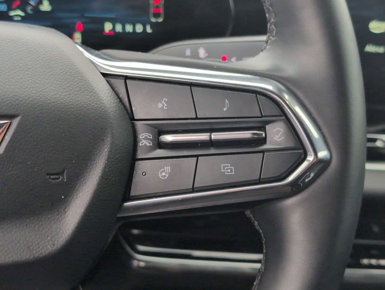 Used 2025 Chevrolet Equinox LT w/ Convenience Package II AWD/4WD image 24