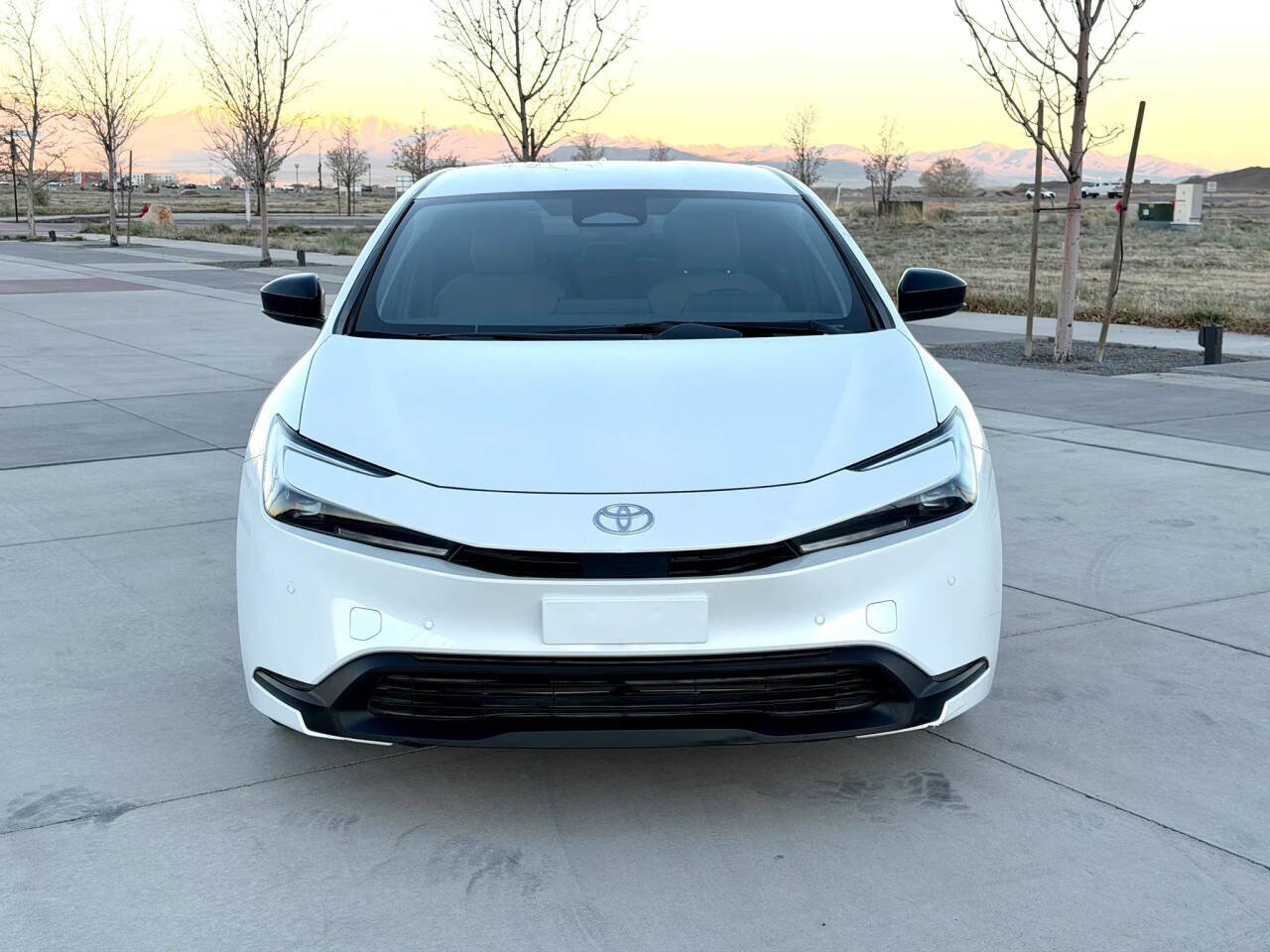 Used 2024 Toyota Prius LE image 2