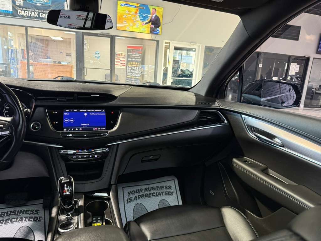 Used 2021 Cadillac XT6 Luxury image 24