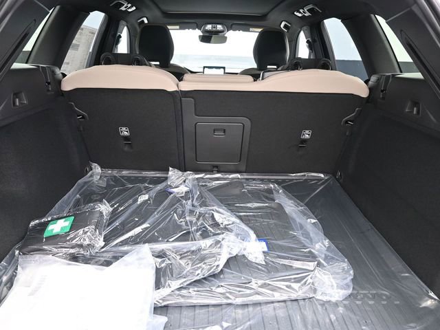 New 2026 Volvo XC60 B5 Plus w/ Protection Package Premier image 32