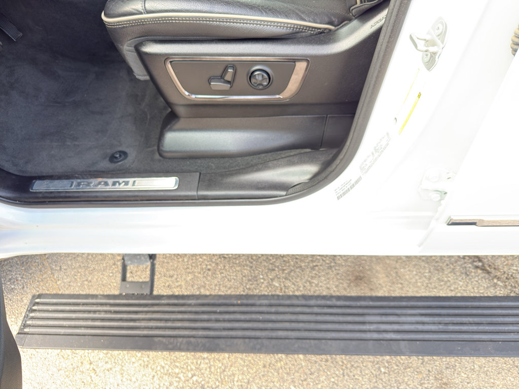 Used 2022 RAM 1500 Limited AWD/4WD image 16