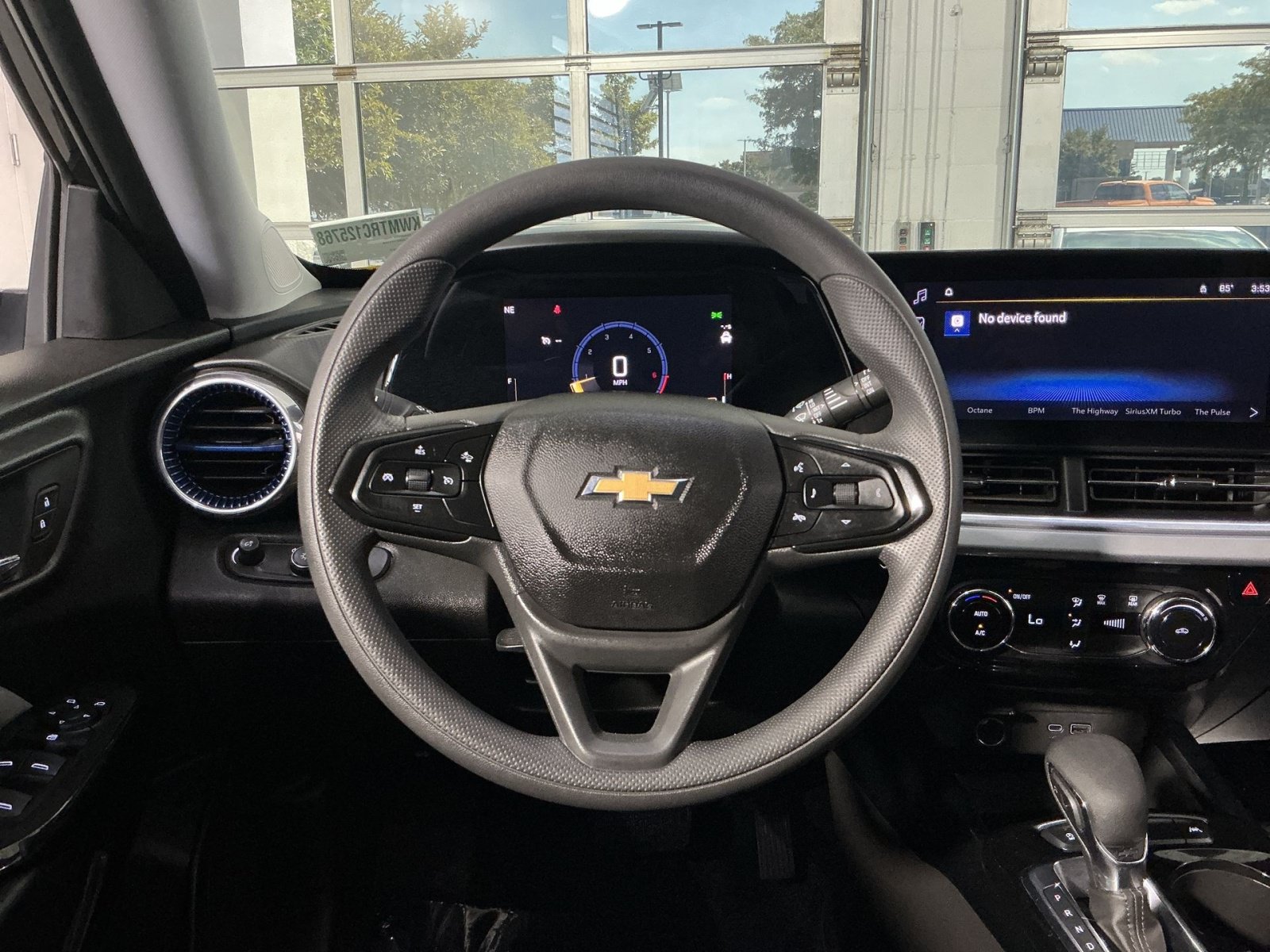 Used 2024 Chevrolet Trax LT FWD image 17
