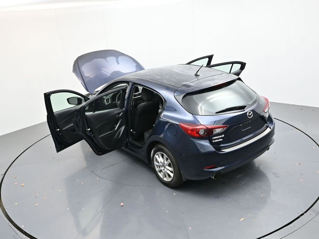 Used 2018 MAZDA MAZDA3 Sport image 29