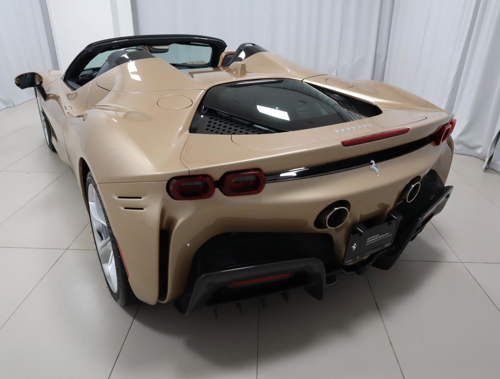 Used 2022 Ferrari SF90 Spider image 14
