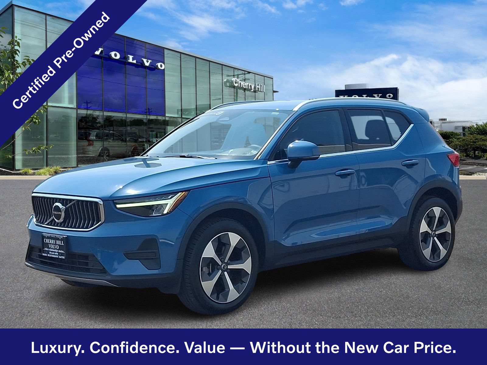 Certified 2024 Volvo XC40 B5 Core AWD/4WD image 3