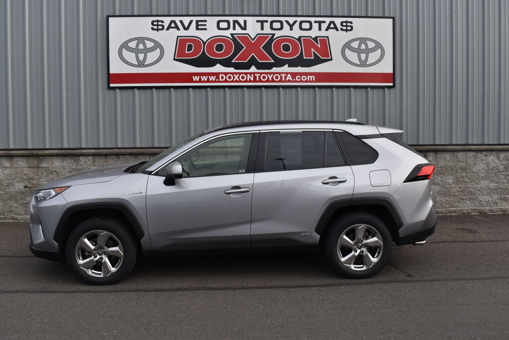 Certified 2021 Toyota RAV4 XLE Premium AWD/4WD image 4