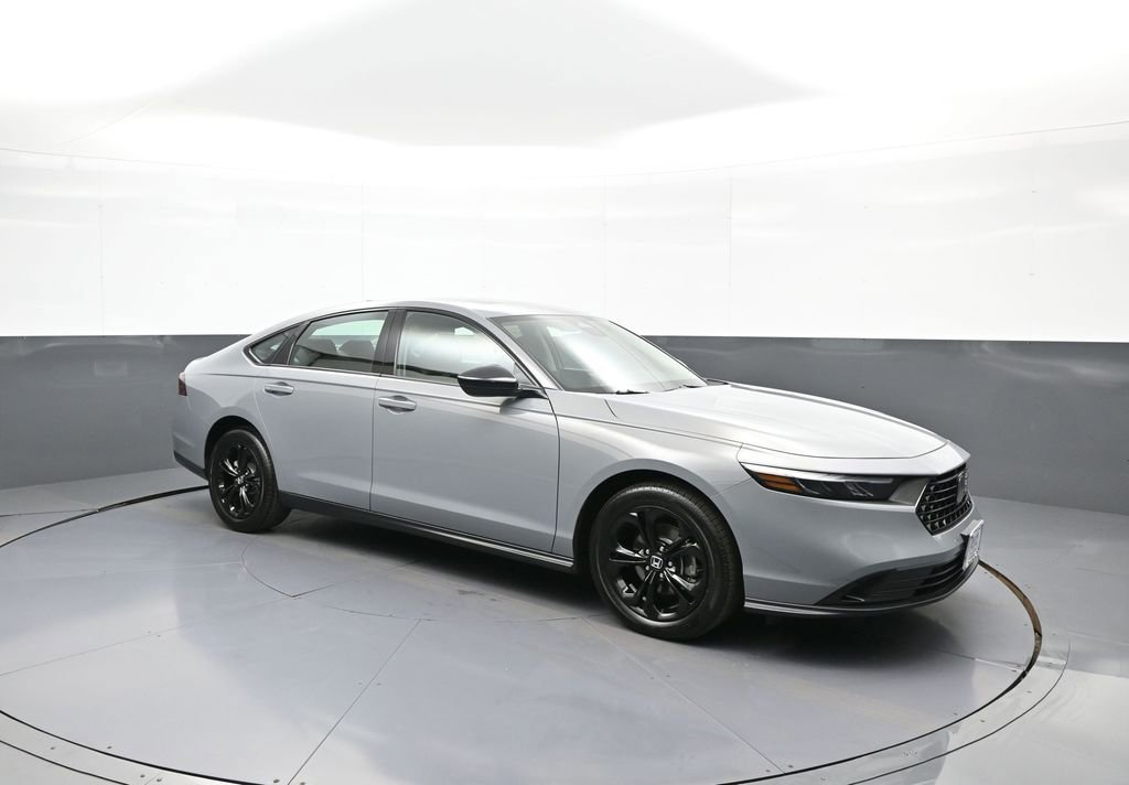 Used 2025 Honda Accord SE image 4