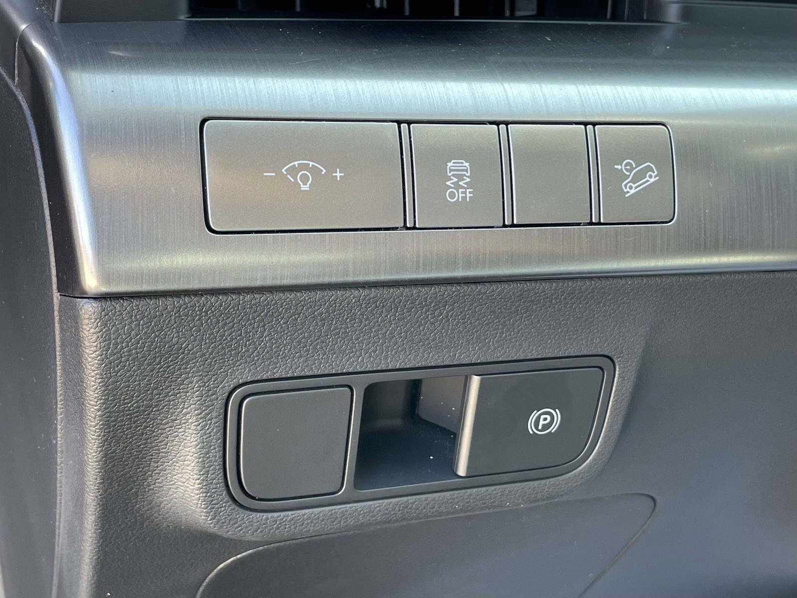 Certified 2025 Hyundai Kona SEL image 19