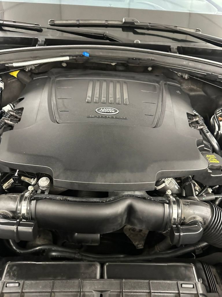 Used 2019 Land Rover Range Rover Velar S image 7