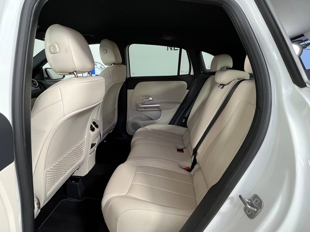 Used 2025 Mercedes-Benz GLA 250 4MATIC image 18