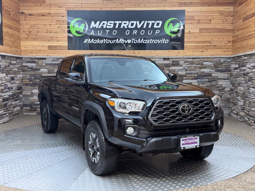 Used 2020 Toyota Tacoma TRD Off-Road w/ TRD Premium Off Road Package AWD/4WD image 3