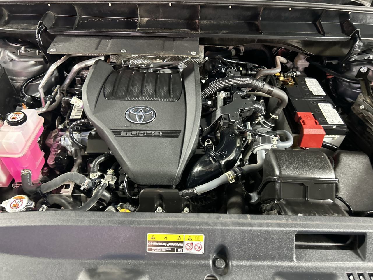 Used 2025 Toyota Highlander XLE image 11
