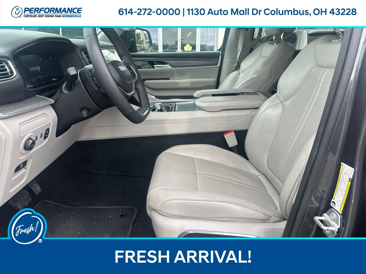 Used 2024 Jeep Wagoneer L Series II w/ Flexible Seating Group AWD/4WD image 15