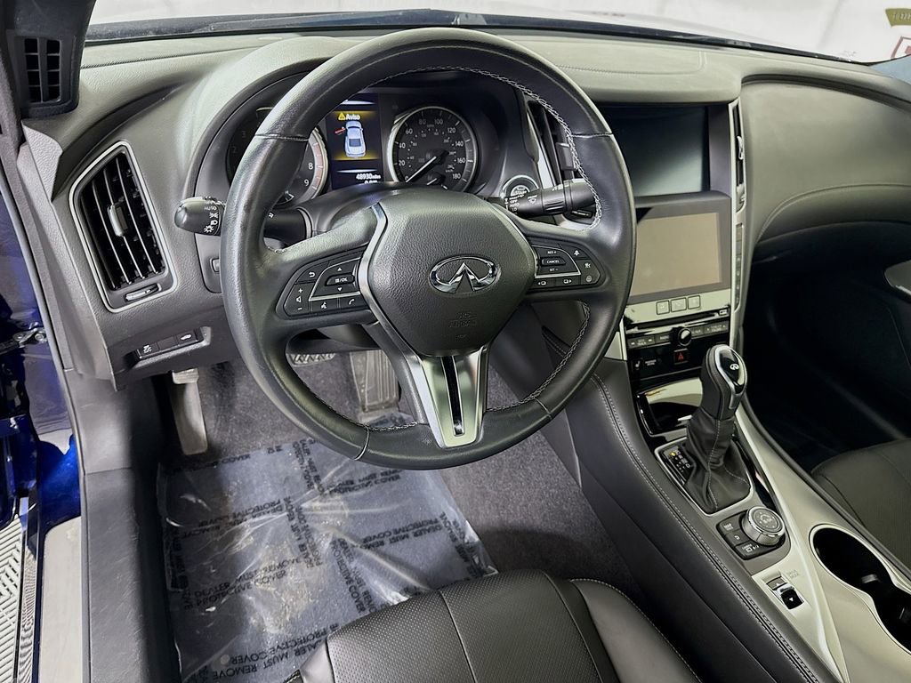 Used 2021 INFINITI Q60 3.0t Luxe w/ Essential Package image 3