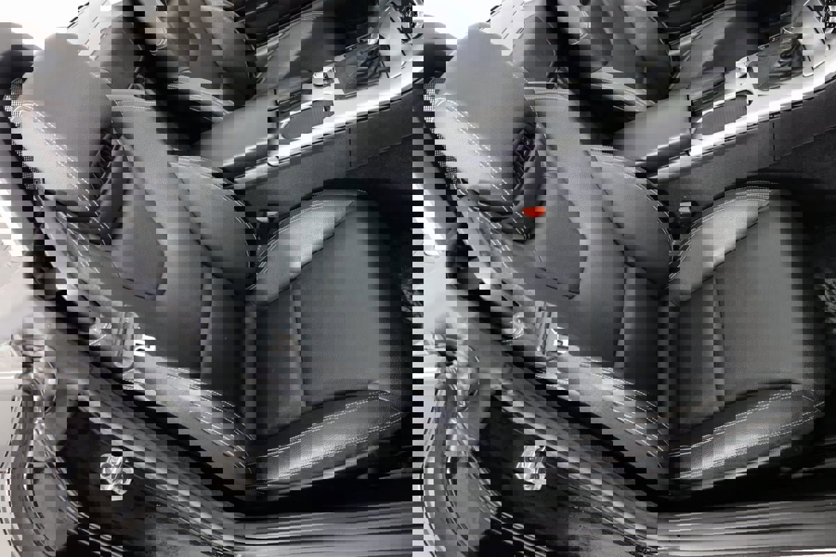 Used 2014 Mercedes-Benz SLK 250 image 9