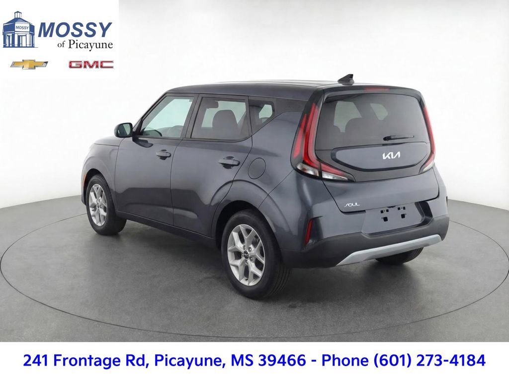 Used 2025 Kia Soul LX image 5