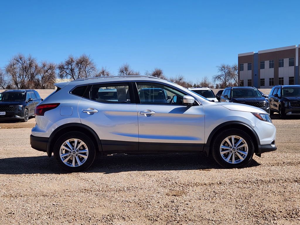 Used 2019 Nissan Rogue Sport SV w/ Technology Package image 2