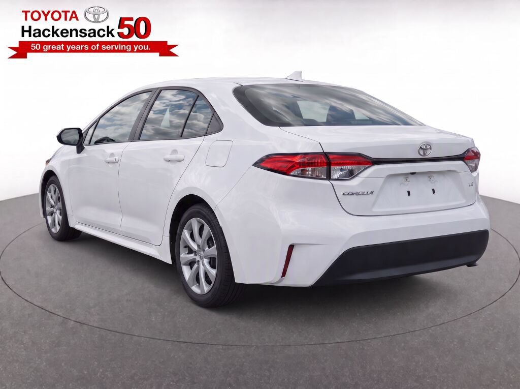 Used 2025 Toyota Corolla LE FWD image 3