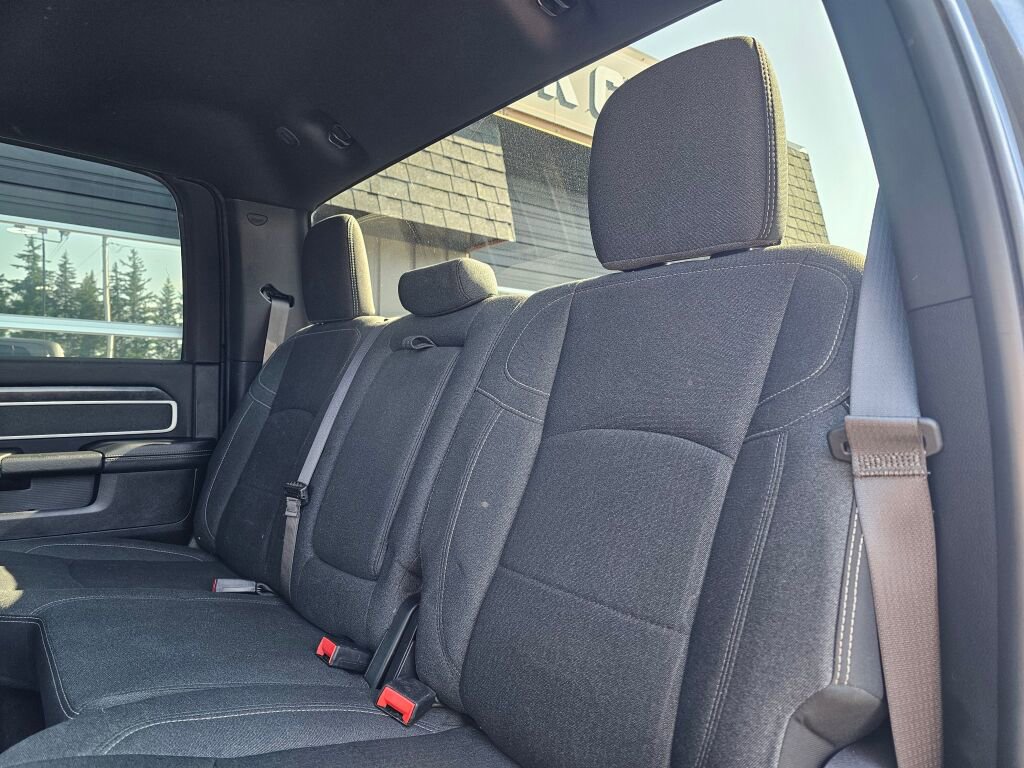 Used 2019 RAM 2500 Big Horn w/ Night Edition AWD/4WD image 17