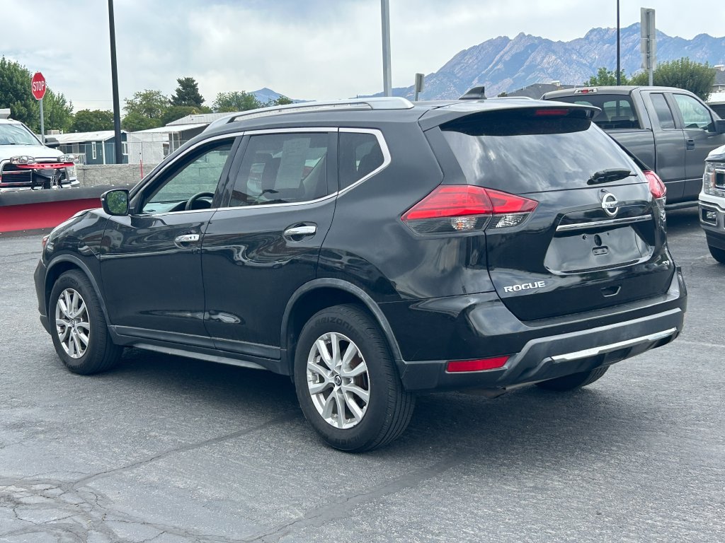 Used 2017 Nissan Rogue SV FWD image 7