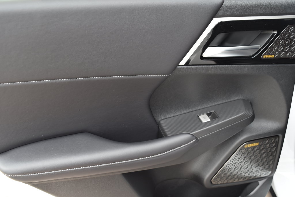 New 2026 Mitsubishi Outlander SE FWD image 12