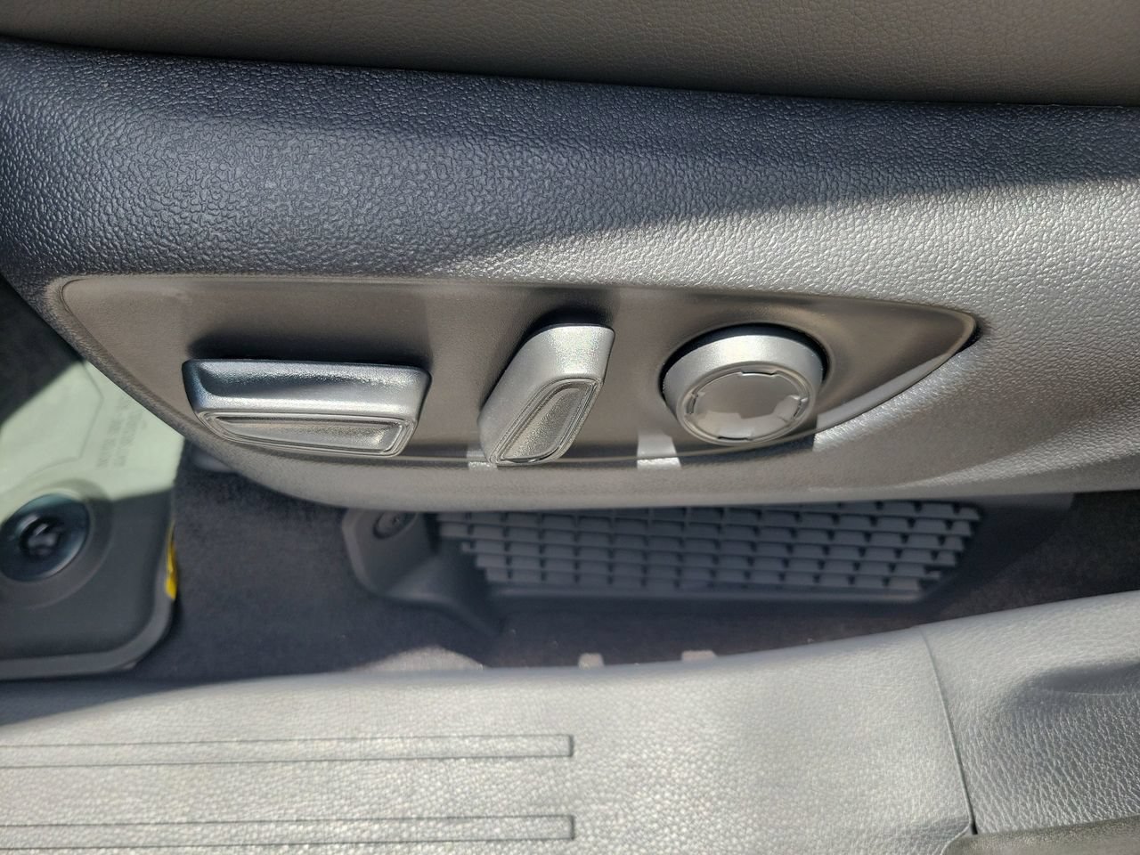 New 2026 Toyota Sienna XSE FWD image 19