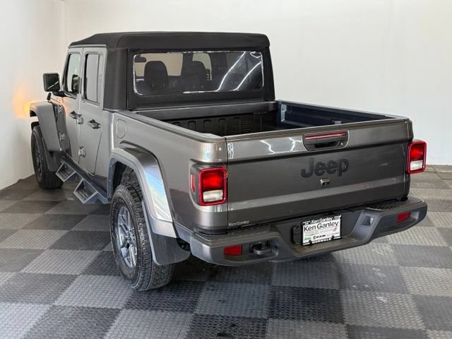 Certified 2024 Jeep Gladiator Sport AWD/4WD image 9