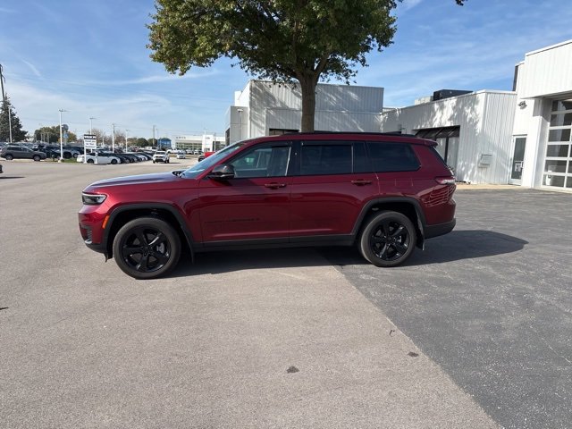 Used 2024 Jeep Grand Cherokee L Laredo