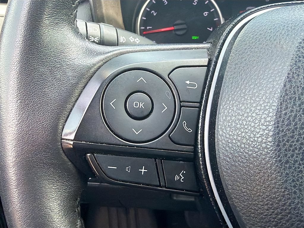 Used 2021 Toyota RAV4 XLE w/ XLE Grade Weather Package AWD/4WD image 12