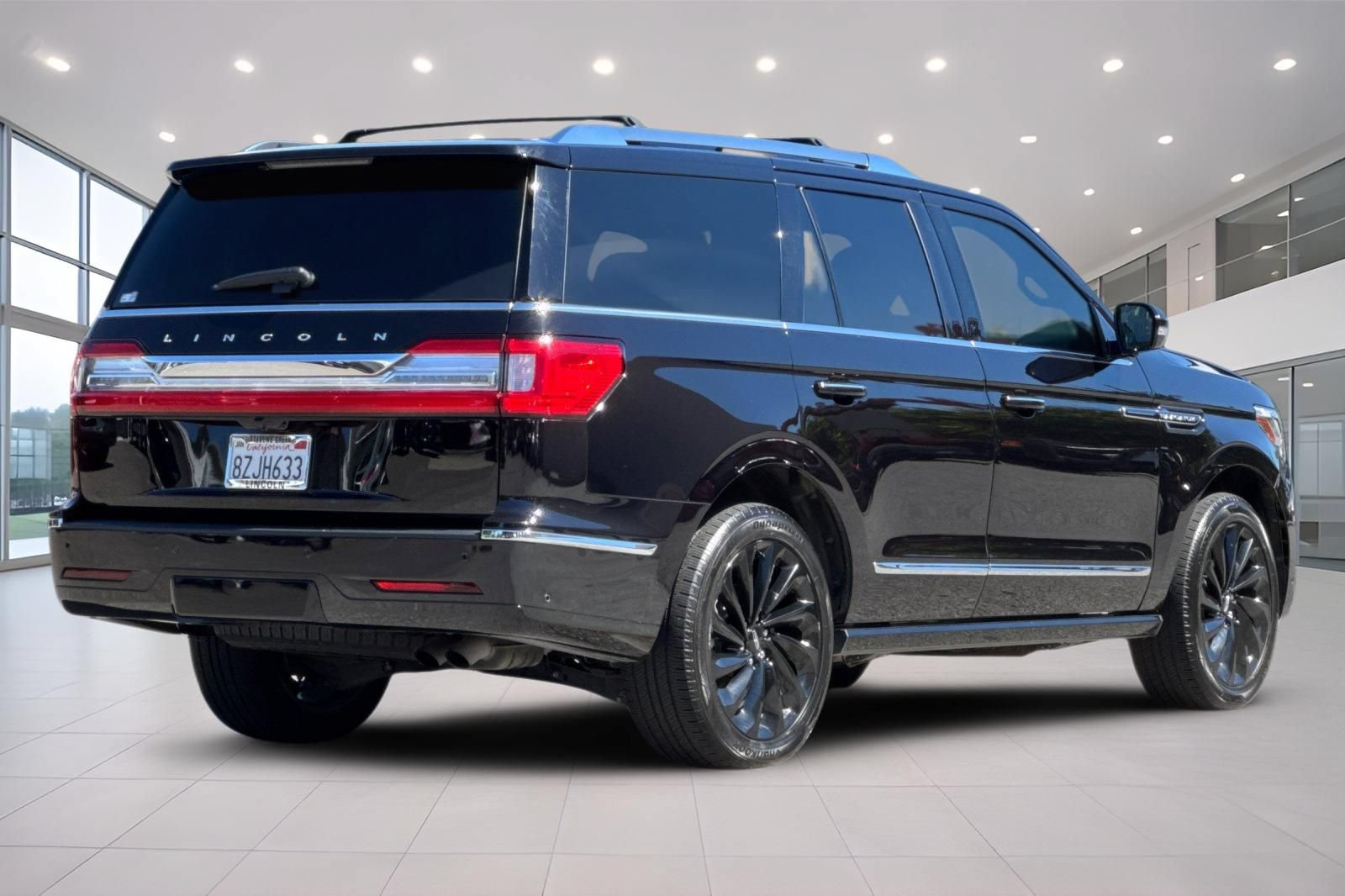 Certified 2021 Lincoln Navigator Reserve AWD/4WD image 4