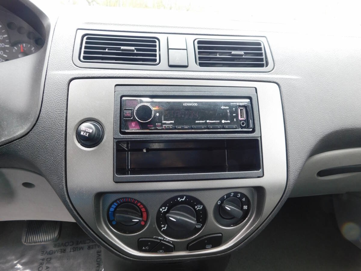 Used 2006 Ford Focus SES FWD image 10