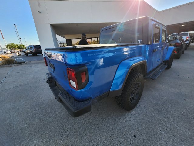 Used 2023 Jeep Gladiator Sport AWD/4WD image 4